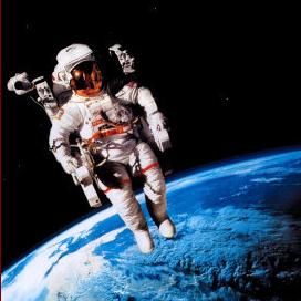 Czy podróże w kosmos otwierają astronautom oczy?